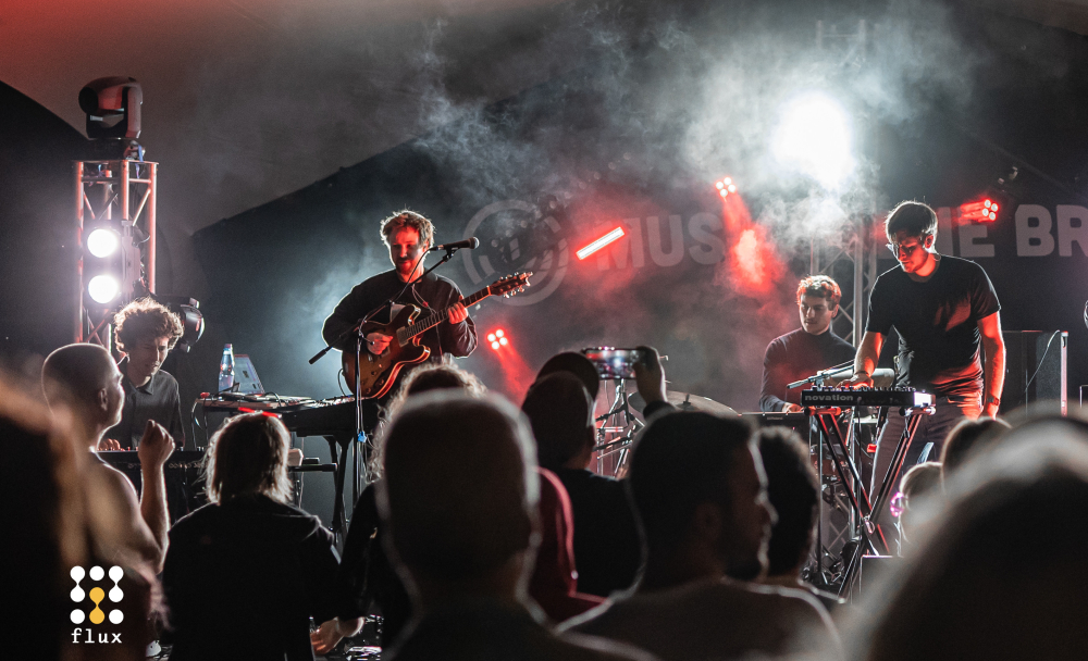 Live: my amp just broke und DJs